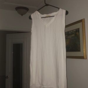 White cloth and stone dress